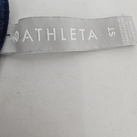 Women's Athleta Pullover ST - Picture 2 of 9
